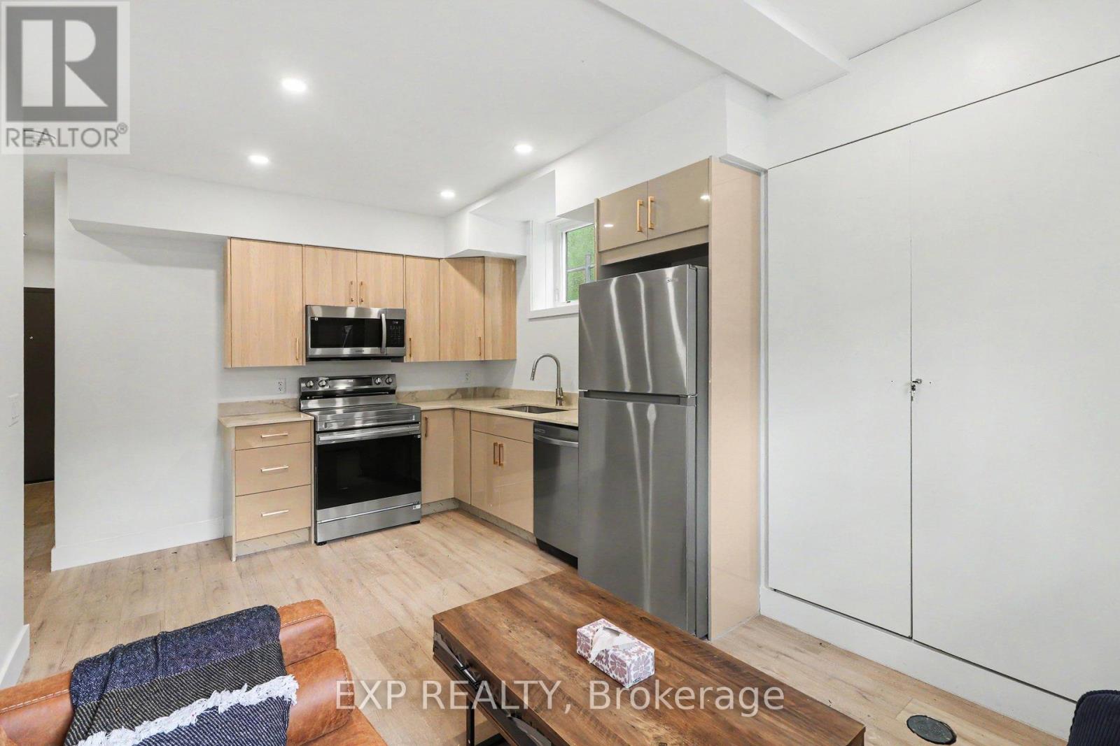 A - 61 Pinehurst Avenue, Ottawa, Ontario  K1Y 1K5 - Photo 11 - X13161234