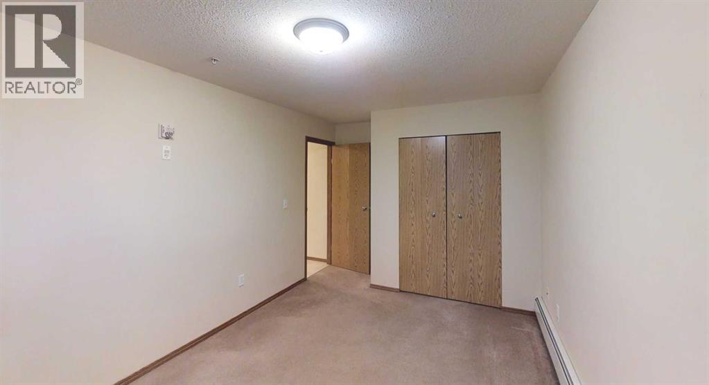 301, 12025 Royal Oaks Drive, Grande Prairie, Alberta  T8V 2K8 - Photo 12 - A2306454