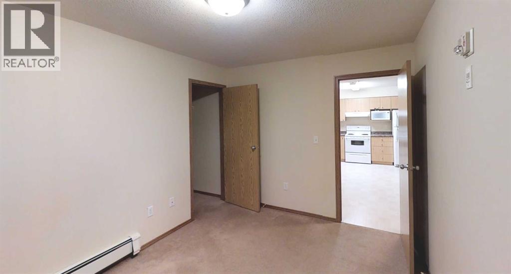 301, 12025 Royal Oaks Drive, Grande Prairie, Alberta  T8V 2K8 - Photo 14 - A2306454