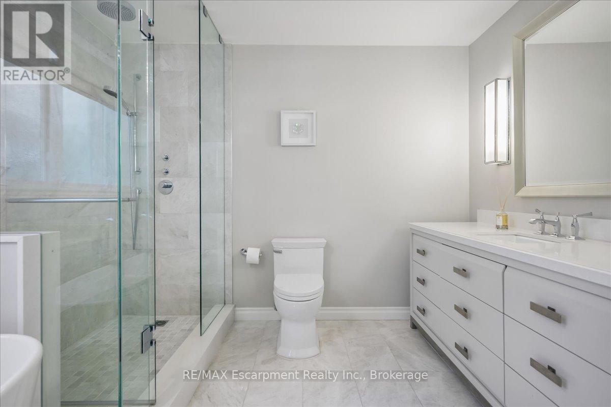549 Jeanette Drive, Oakville, Ontario  L6K 1M9 - Photo 28 - W13162852