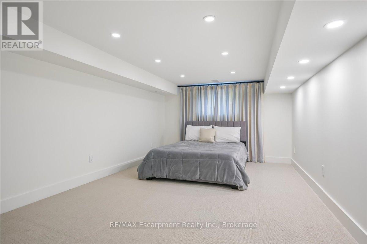 549 Jeanette Drive, Oakville, Ontario  L6K 1M9 - Photo 35 - W13162852