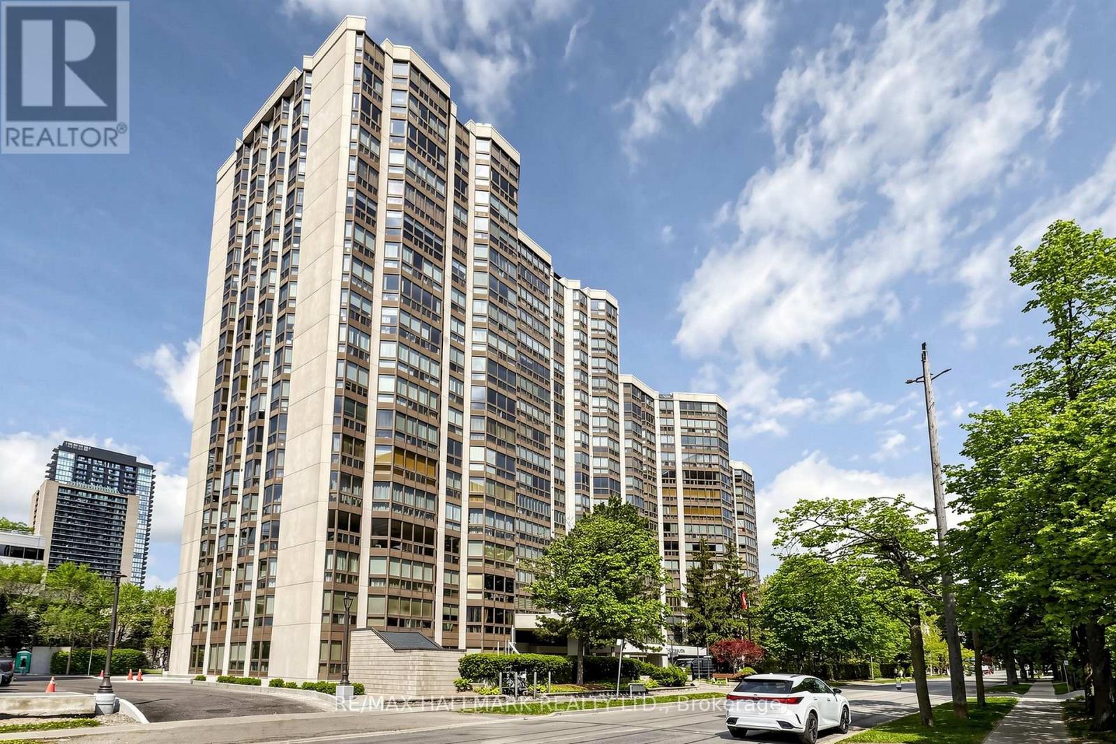 911 - 10 KENNETH AVENUE, Toronto, Ontario