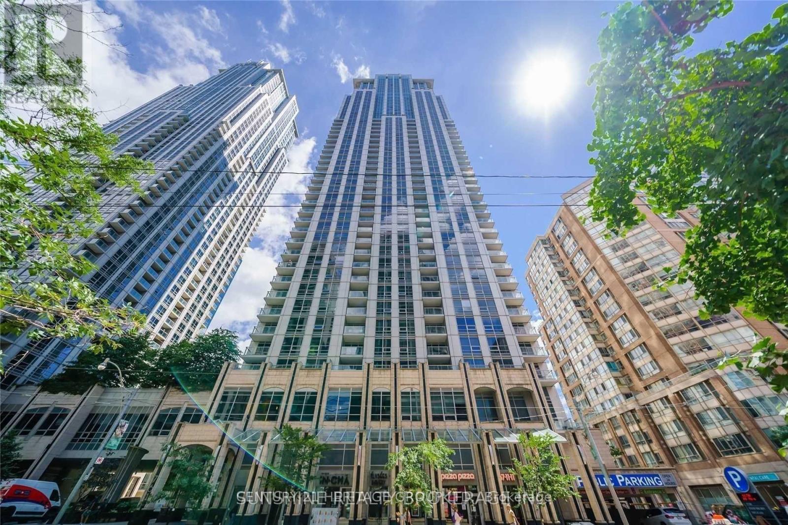 4208 - 763 BAY STREET, Toronto, Ontario