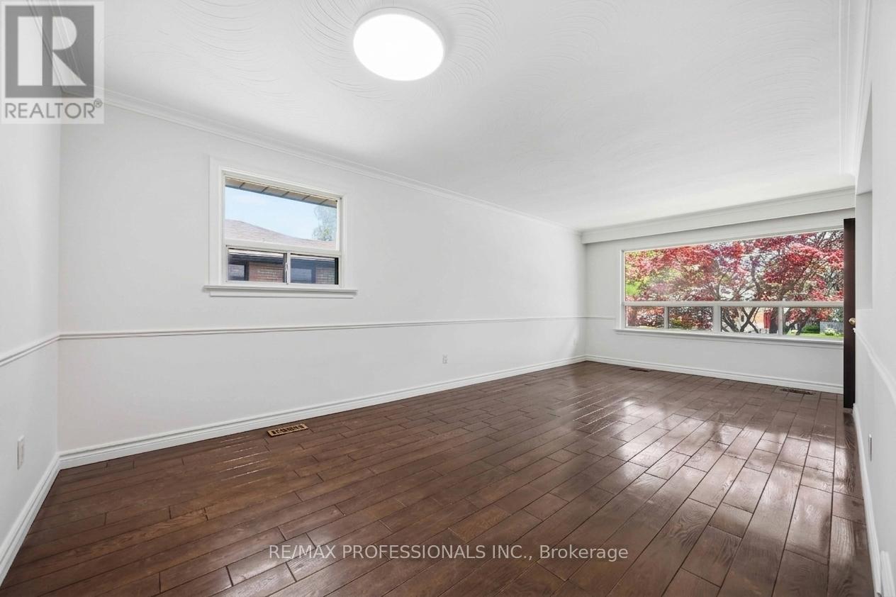 28 Chandler Drive, Toronto, Ontario  M1G 1Z2 - Photo 3 - E13157104