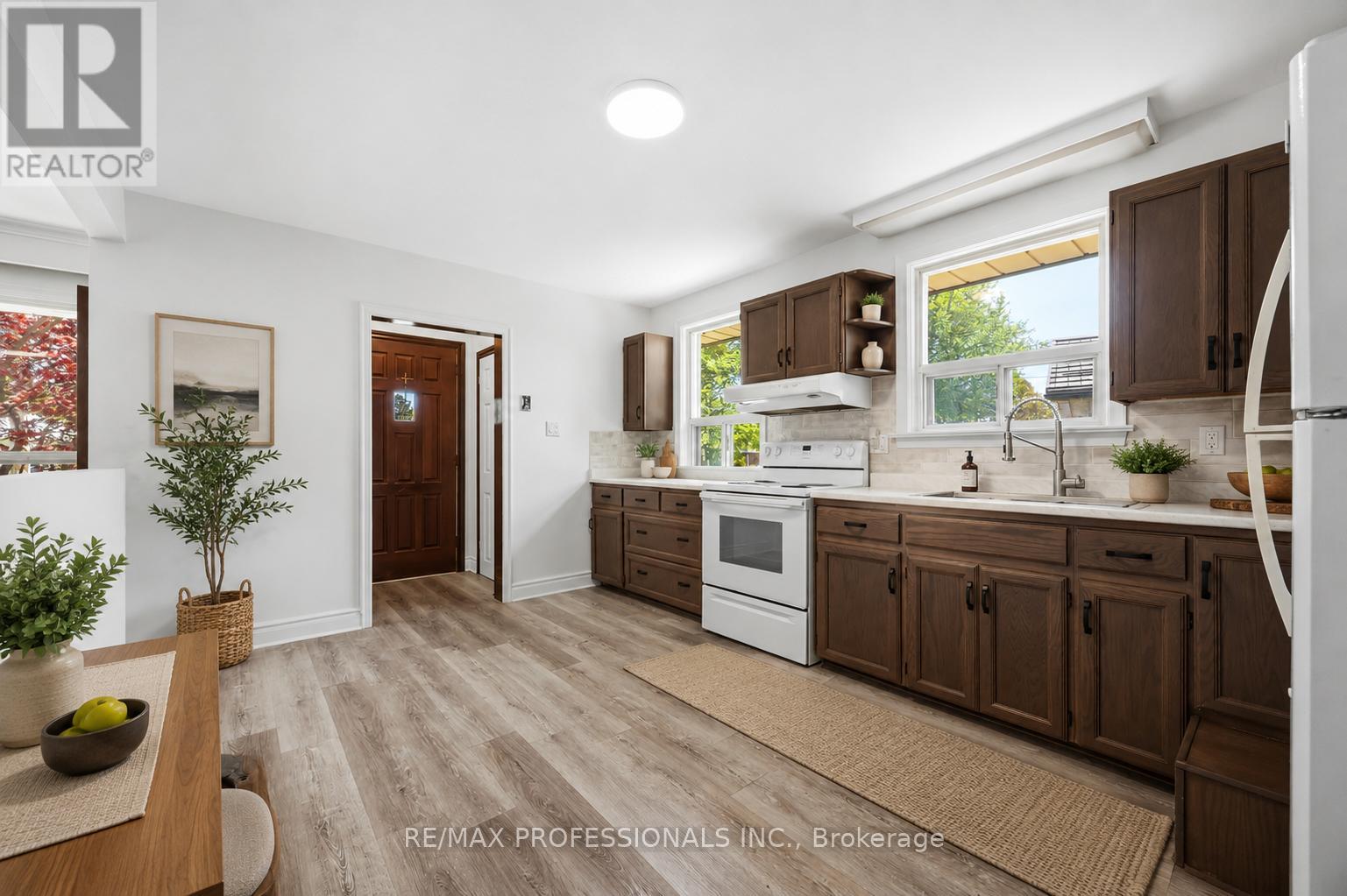 28 Chandler Drive, Toronto, Ontario  M1G 1Z2 - Photo 4 - E13157104