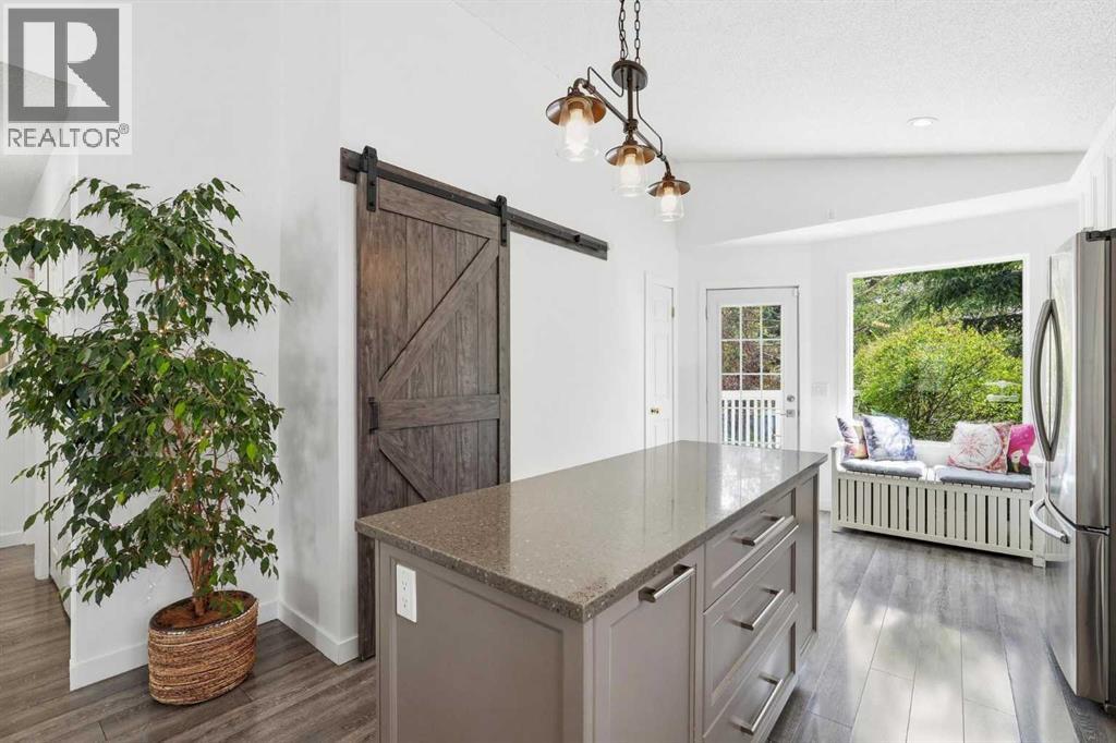 10 Shawbrooke Rise SW, Calgary, Alberta  T2Y 3A3 - Photo 8 - A2313533