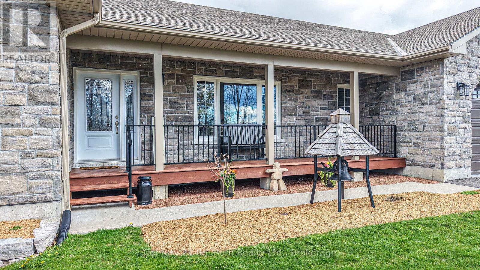 3888 Melrose Drive, Ramara, Ontario  L3V 0L3 - Photo 2 - S13161764