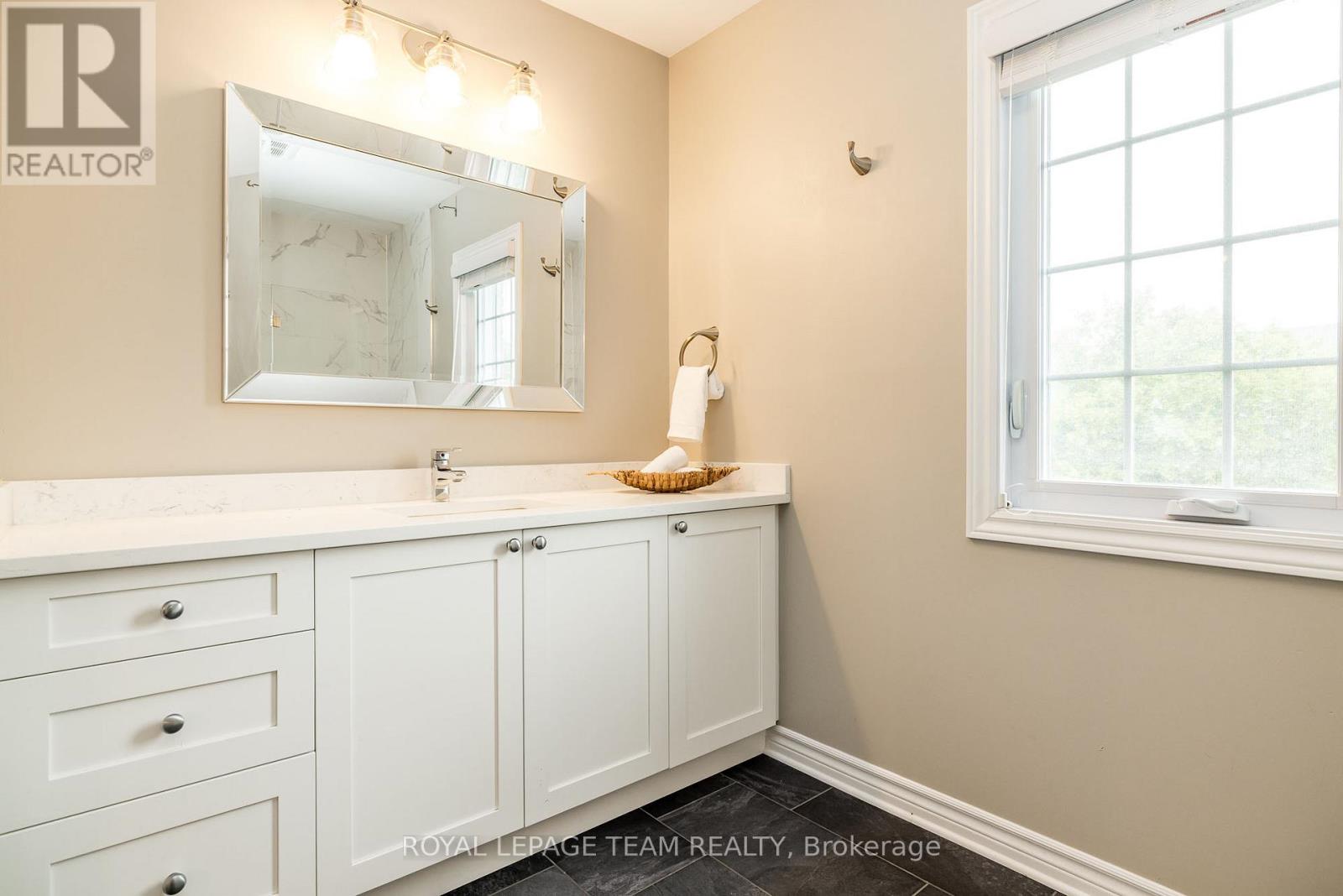 10 Beechgrove Gardens, Ottawa, Ontario  K2S 1W5 - Photo 26 - X13164206