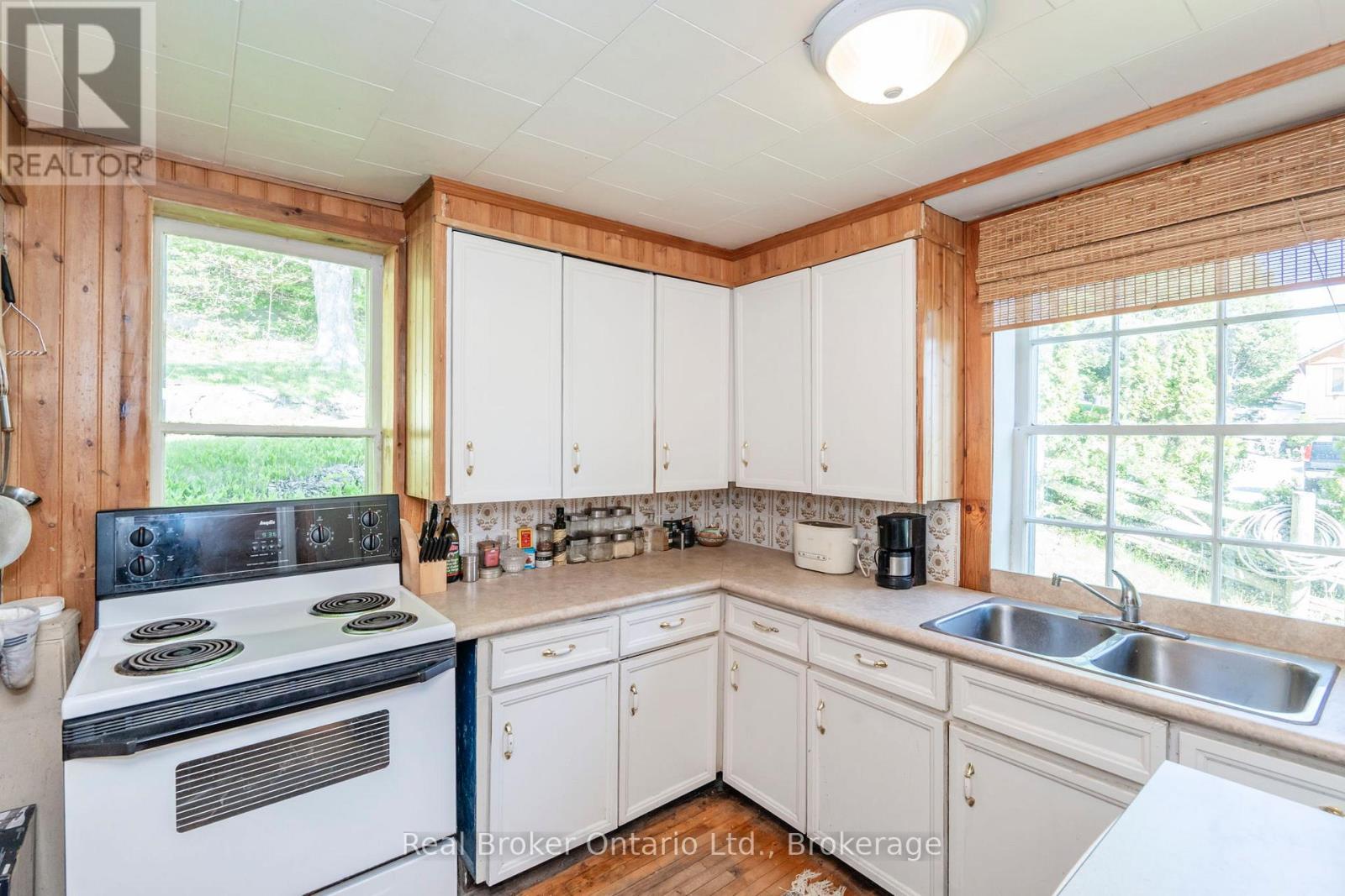 437 Champlain Road, Penetanguishene, Ontario  L9M 1S5 - Photo 9 - S13164170