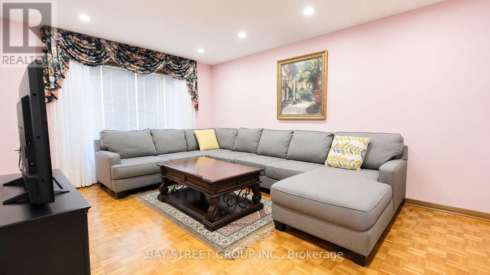 9 Crooked Stick Road, Vaughan (Glen Shields), Ontario  L4K 1P4 - Photo 8 - N13163256
