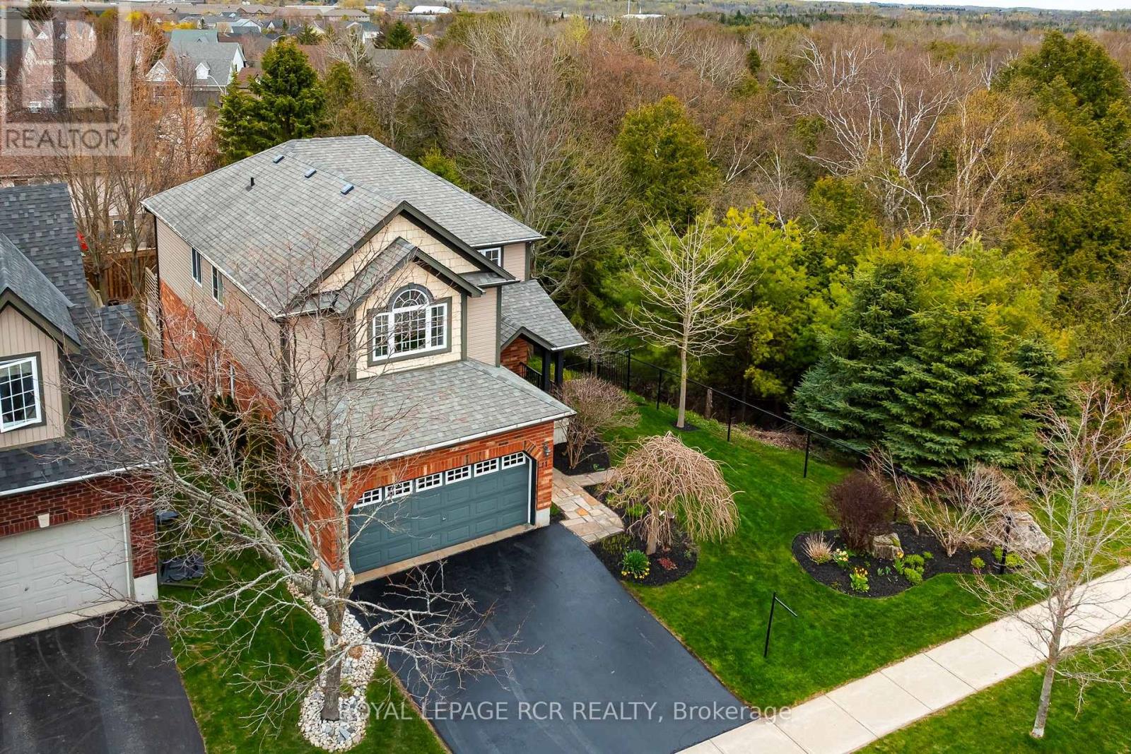 11 SANDRINGHAM CIRCLE, Orangeville, Ontario