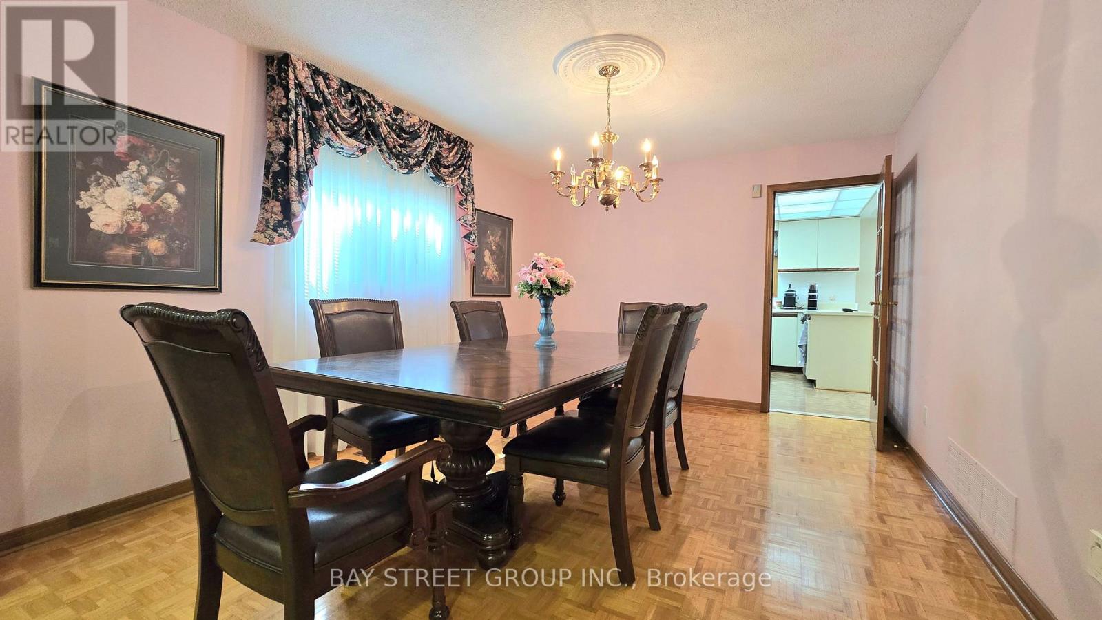 9 Crooked Stick Road, Vaughan (Glen Shields), Ontario  L4K 1P4 - Photo 9 - N13163256