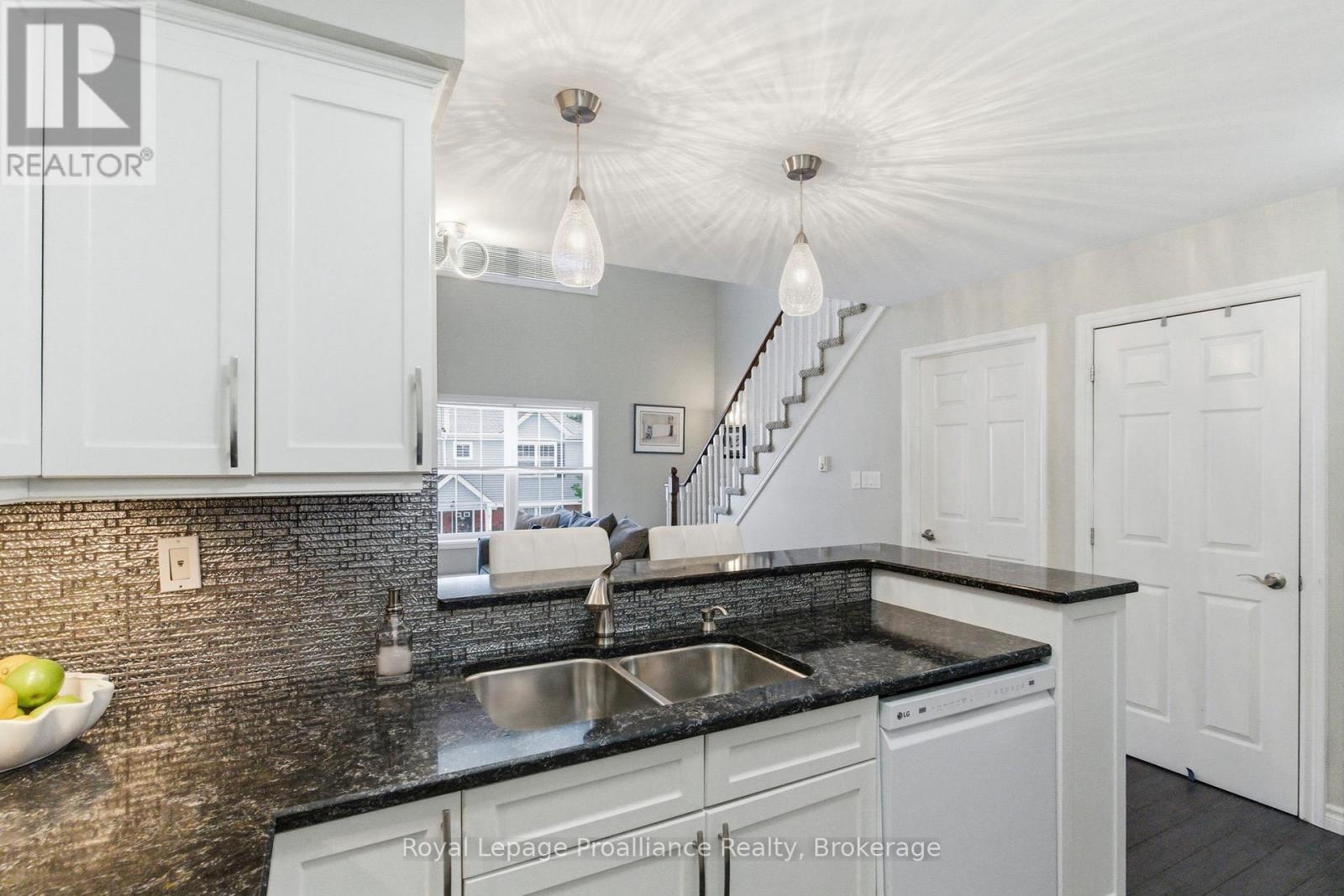 C202 - 182 D'arcy Street, Cobourg, Ontario  K9A 5H9 - Photo 12 - X13164556