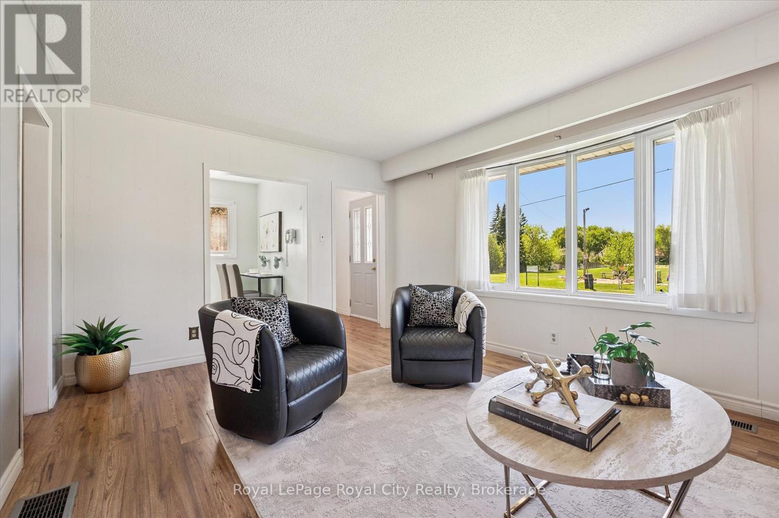22 Churchill Crescent E, Centre Wellington, Ontario  N1M 2J3 - Photo 3 - X13161334