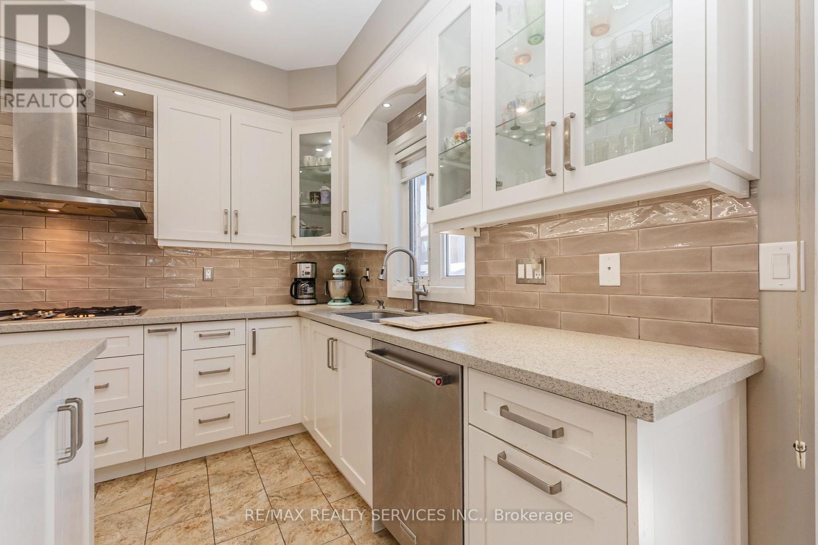 29 Sir Jacobs Crescent, Brampton, Ontario  L7A 3V2 - Photo 17 - W13161468