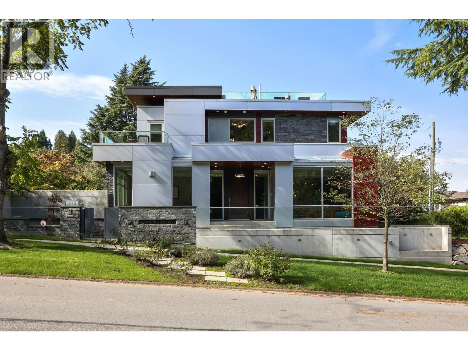 1909 Discovery Street, Vancouver, British Columbia  V6R 4K5 - Photo 2 - R3126883