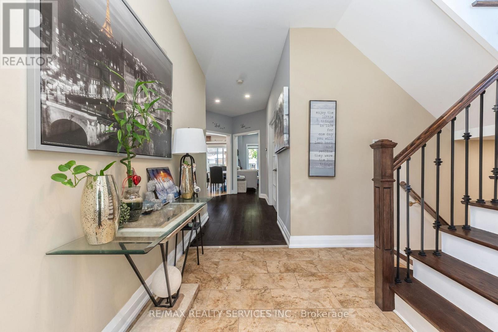 29 Sir Jacobs Crescent, Brampton, Ontario  L7A 3V2 - Photo 5 - W13161468