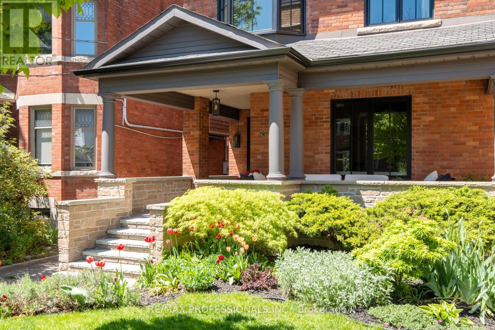 286 Wright Avenue, Toronto, Ontario  M6R 1L9 - Photo 2 - W13161482