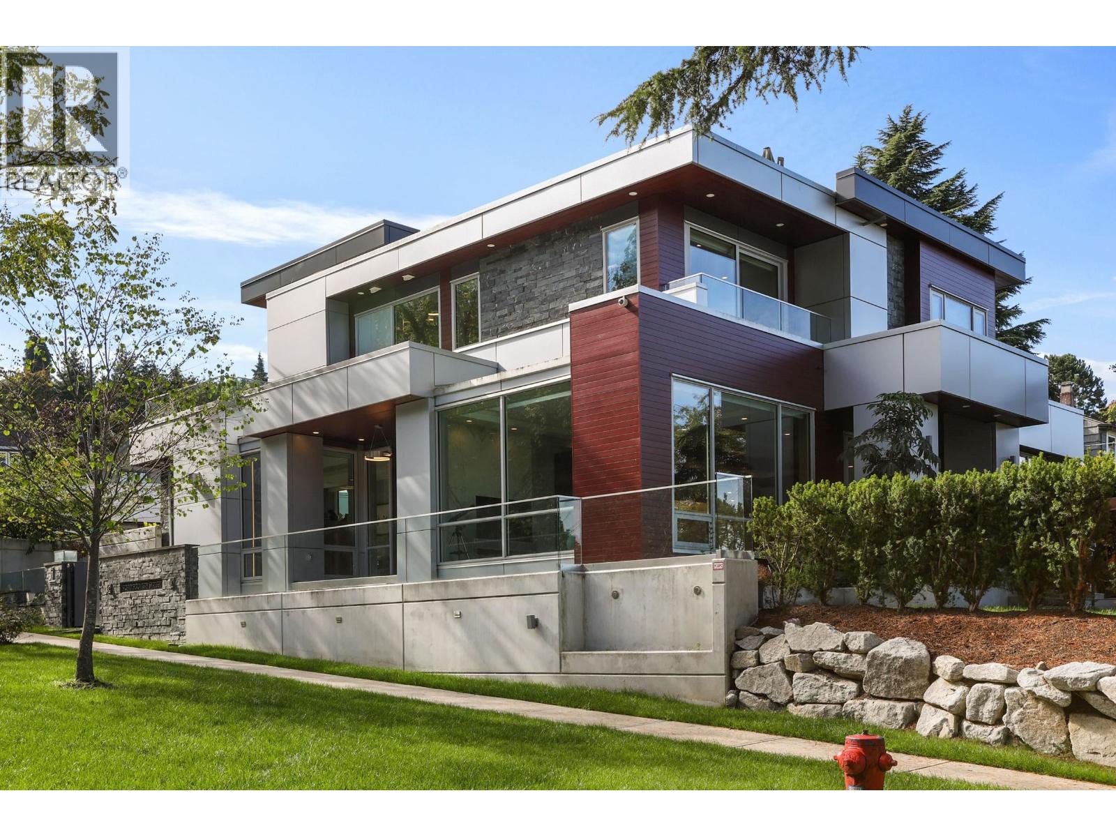 1909 Discovery Street, Vancouver, British Columbia  V6R 4K5 - Photo 1 - R3126883