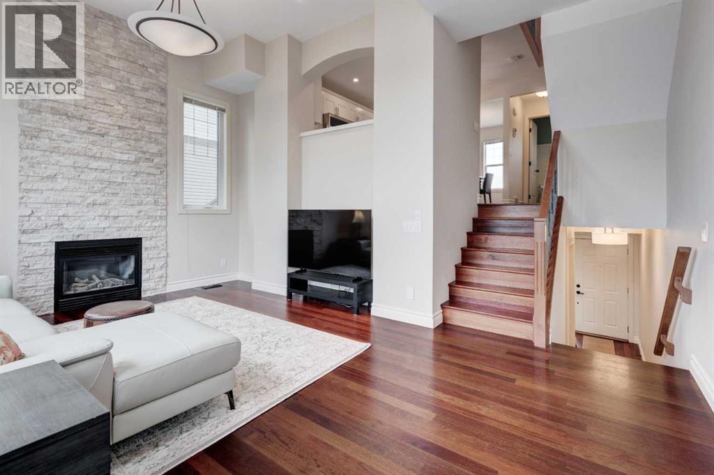 14 Everridge Common SW, Calgary, Alberta  T2Y 5G9 - Photo 4 - A2296619