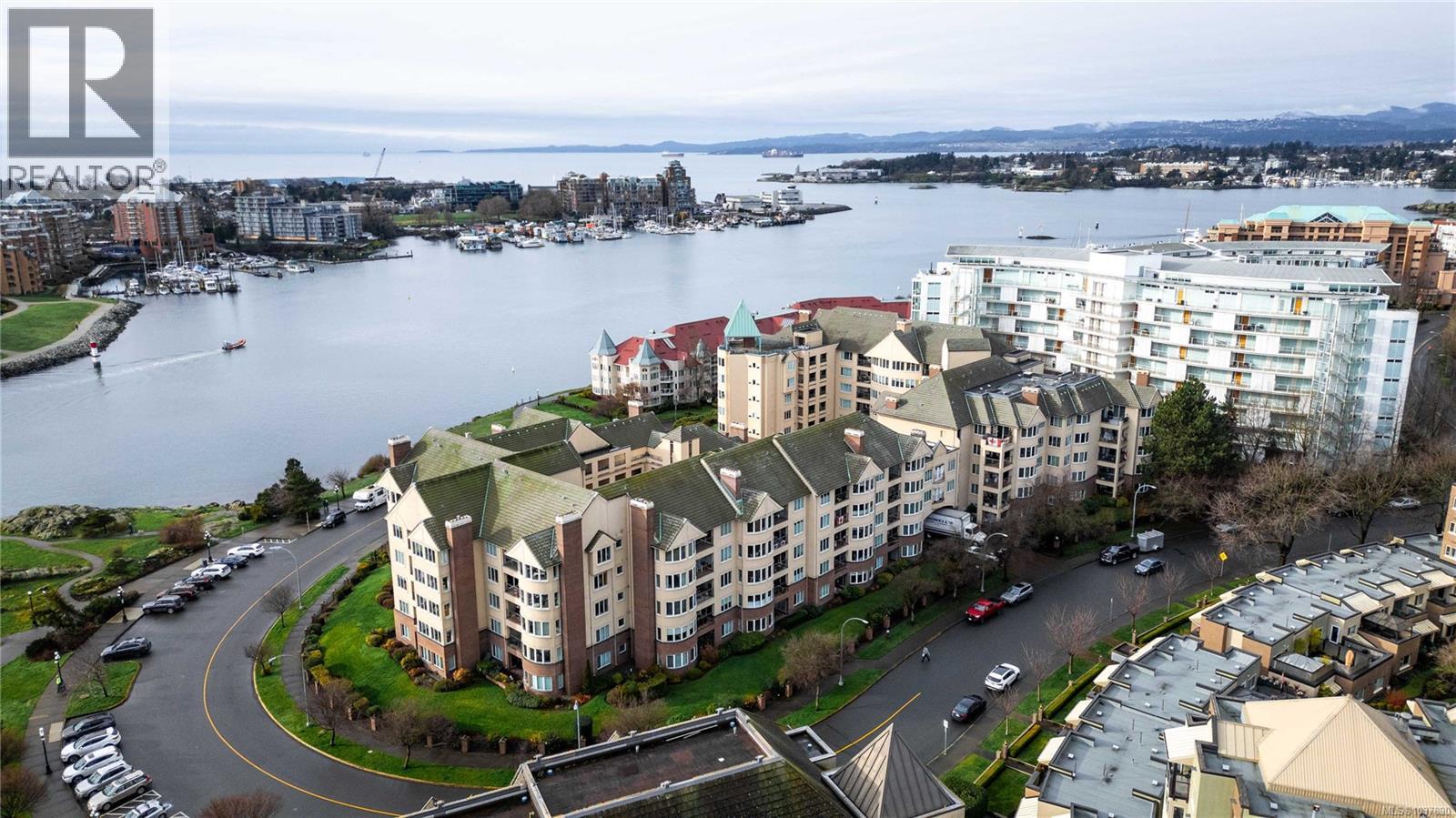 618 50 Songhees Rd, Victoria, British Columbia  V9A 7J4 - Photo 1 - 1037890