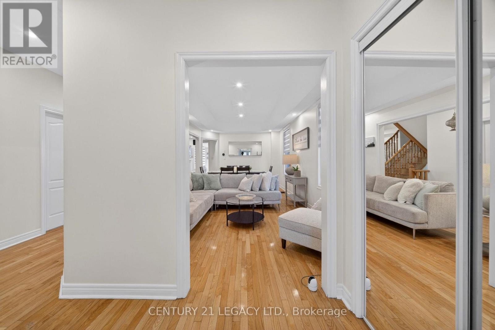 12 Aria Lane, Brampton, Ontario  L6S 6J5 - Photo 5 - W13161568