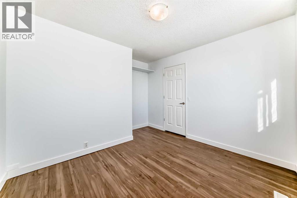 60 Erin Mount Crescent SE, Calgary, Alberta  T2B 2S3 - Photo 18 - A2297986