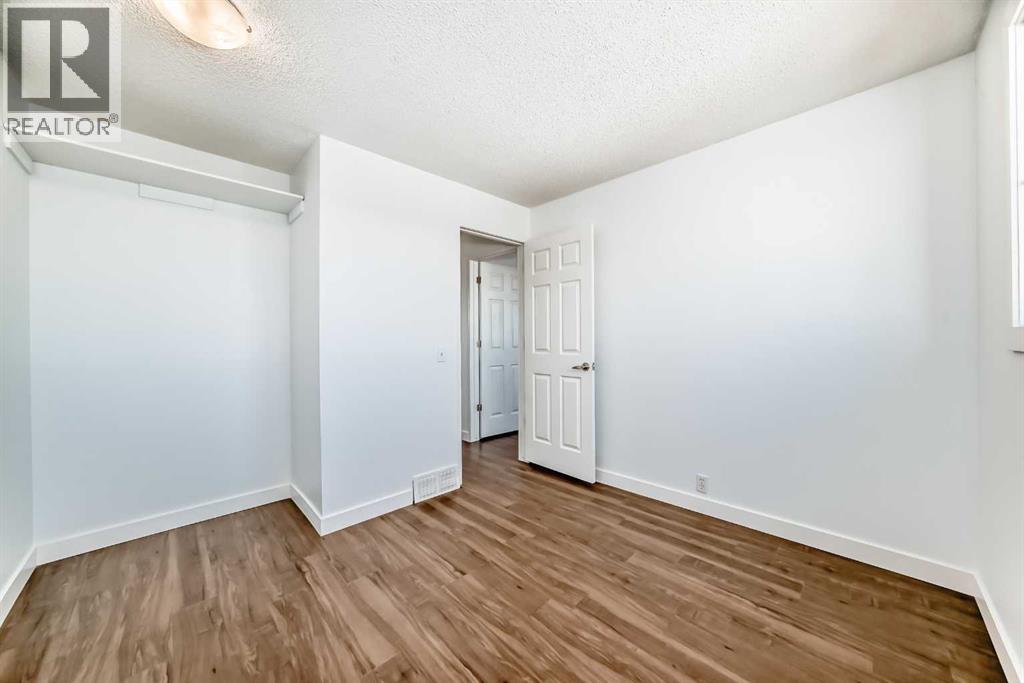 60 Erin Mount Crescent SE, Calgary, Alberta  T2B 2S3 - Photo 19 - A2297986