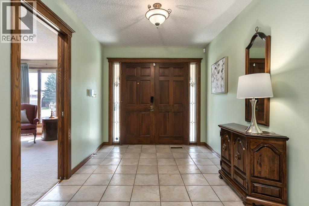 152 Coach Grove Place SW, Calgary, Alberta  T3H 1J2 - Photo 2 - A2311820