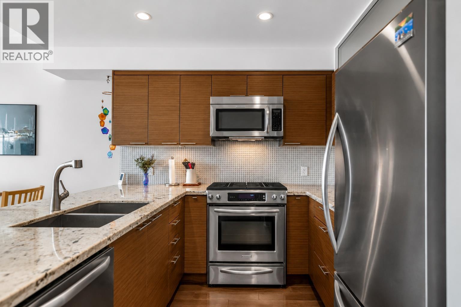 402 5725 Teredo Street, Sechelt, British Columbia  V7Z 0J7 - Photo 10 - R3127001