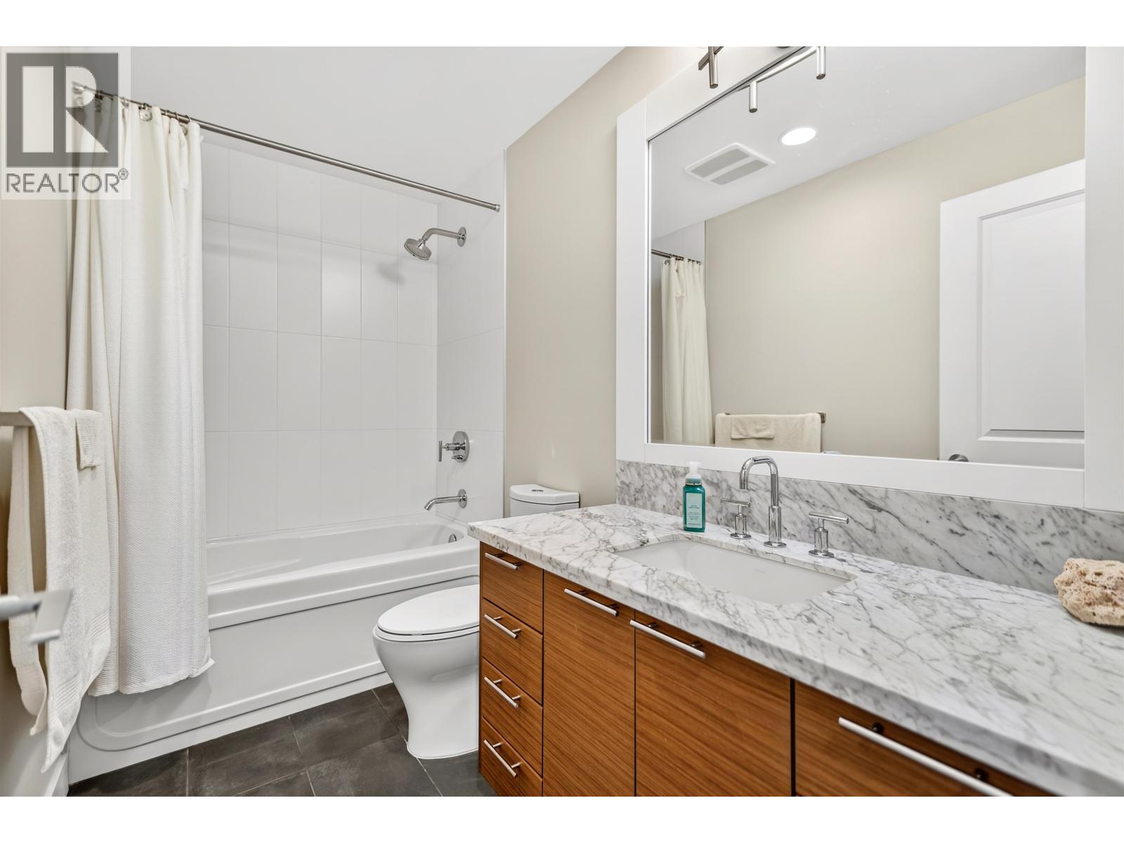 402 5725 Teredo Street, Sechelt, British Columbia  V7Z 0J7 - Photo 19 - R3127001