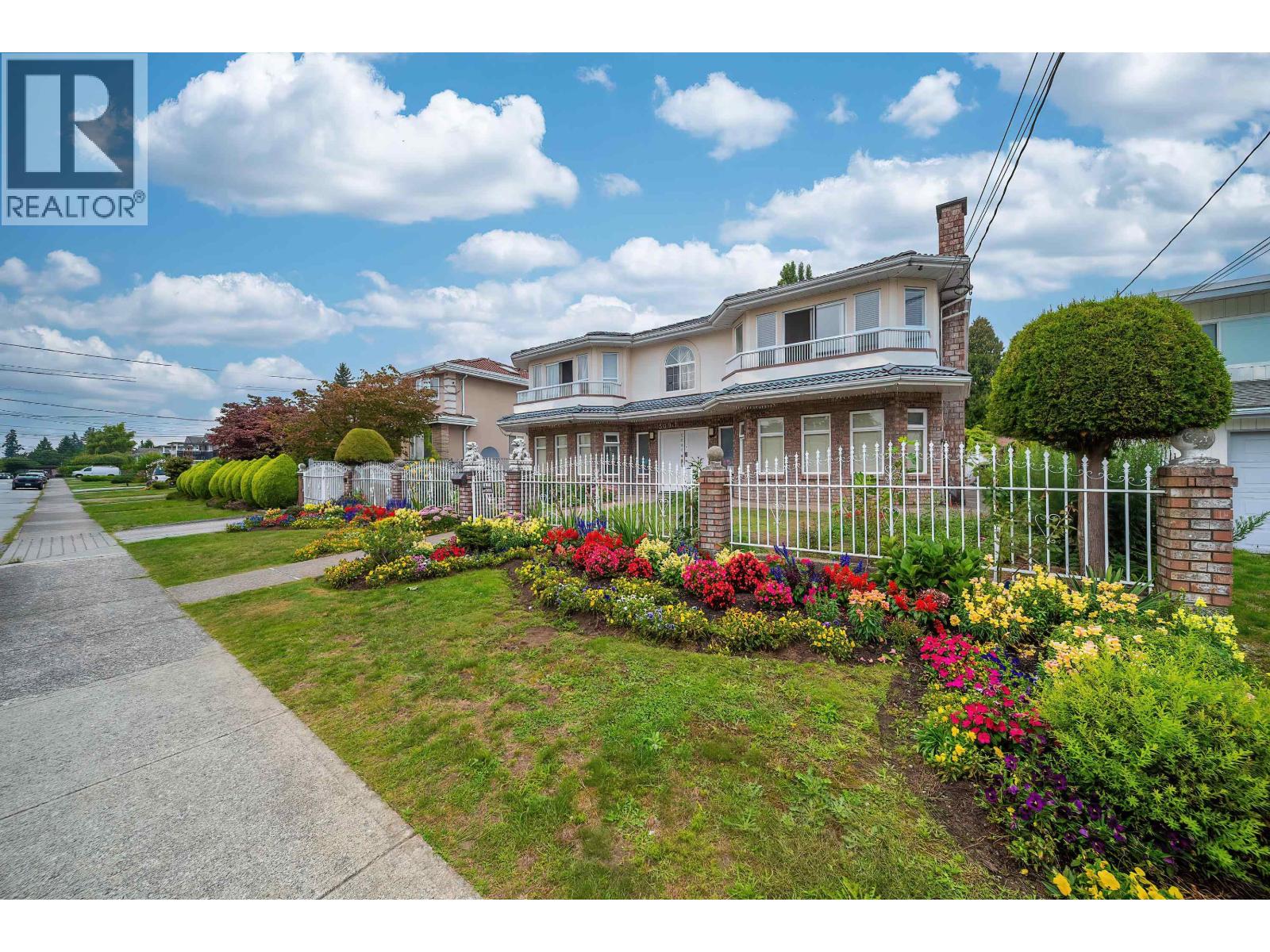 5091 Sidley Street, Burnaby, British Columbia  V5J 1T6 - Photo 3 - R3127014