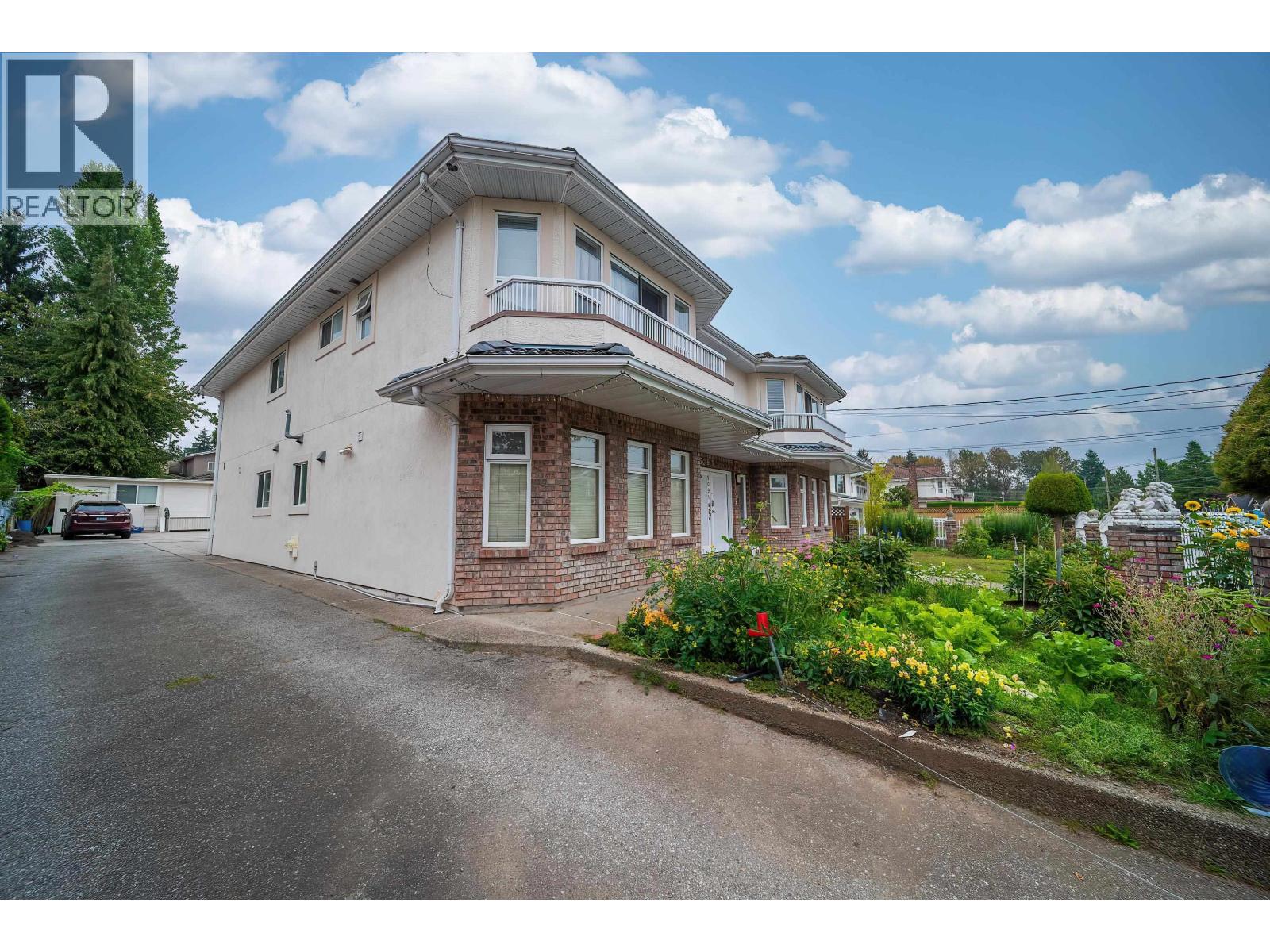 5091 Sidley Street, Burnaby, British Columbia  V5J 1T6 - Photo 5 - R3127014