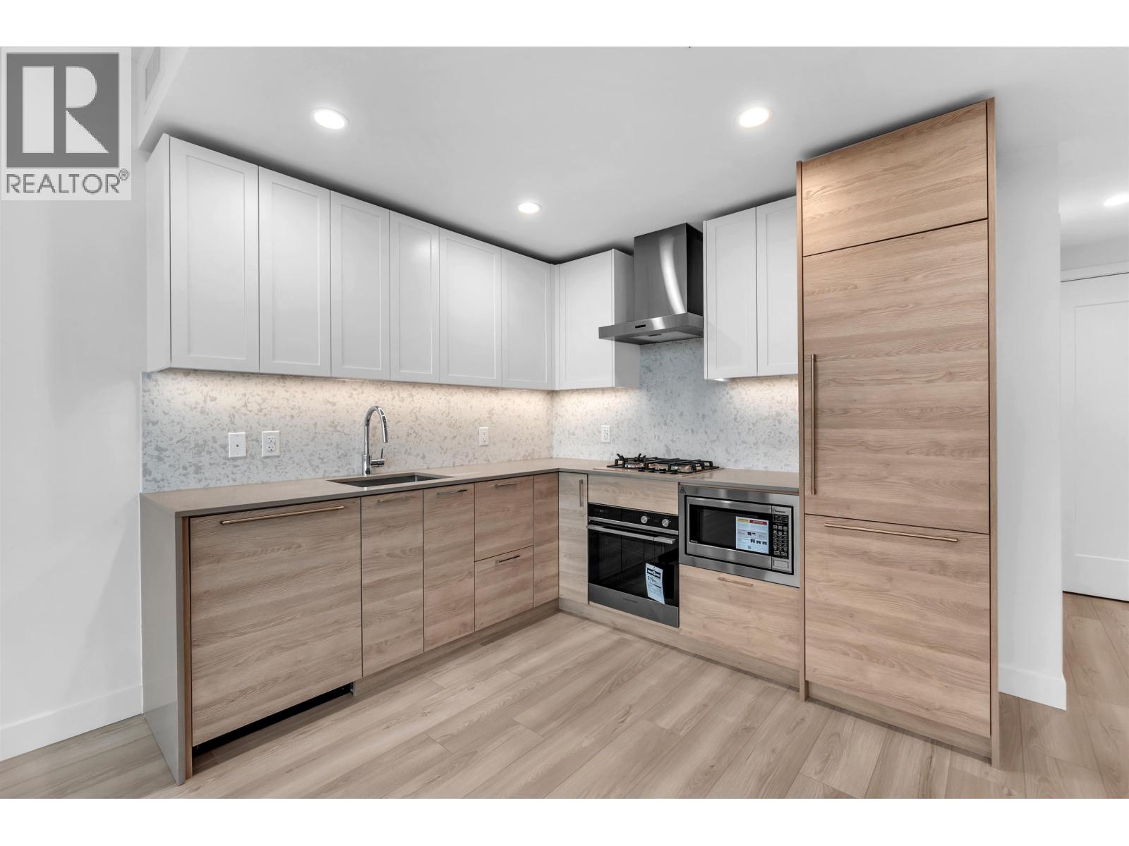 2406 2381 Beta Avenue, Burnaby, British Columbia  V5C 0P7 - Photo 4 - R3127018