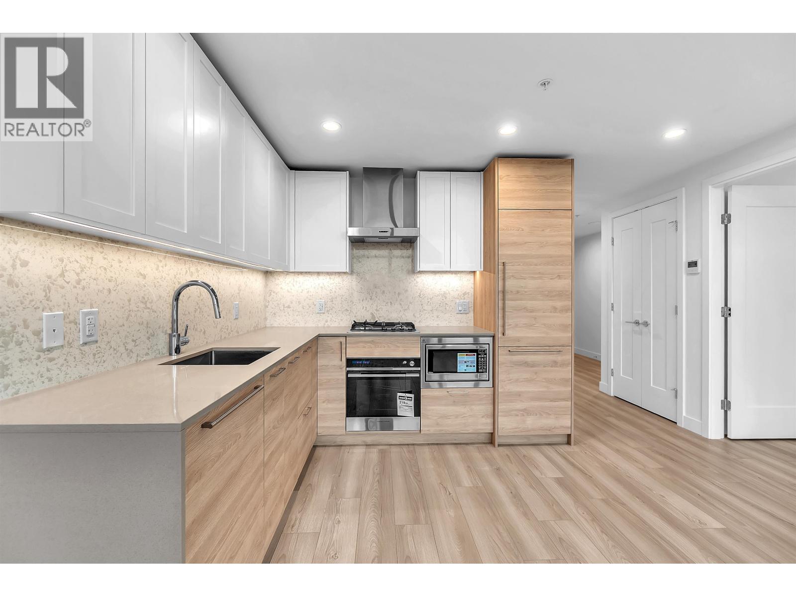 2406 2381 Beta Avenue, Burnaby, British Columbia  V5C 0P7 - Photo 6 - R3127018