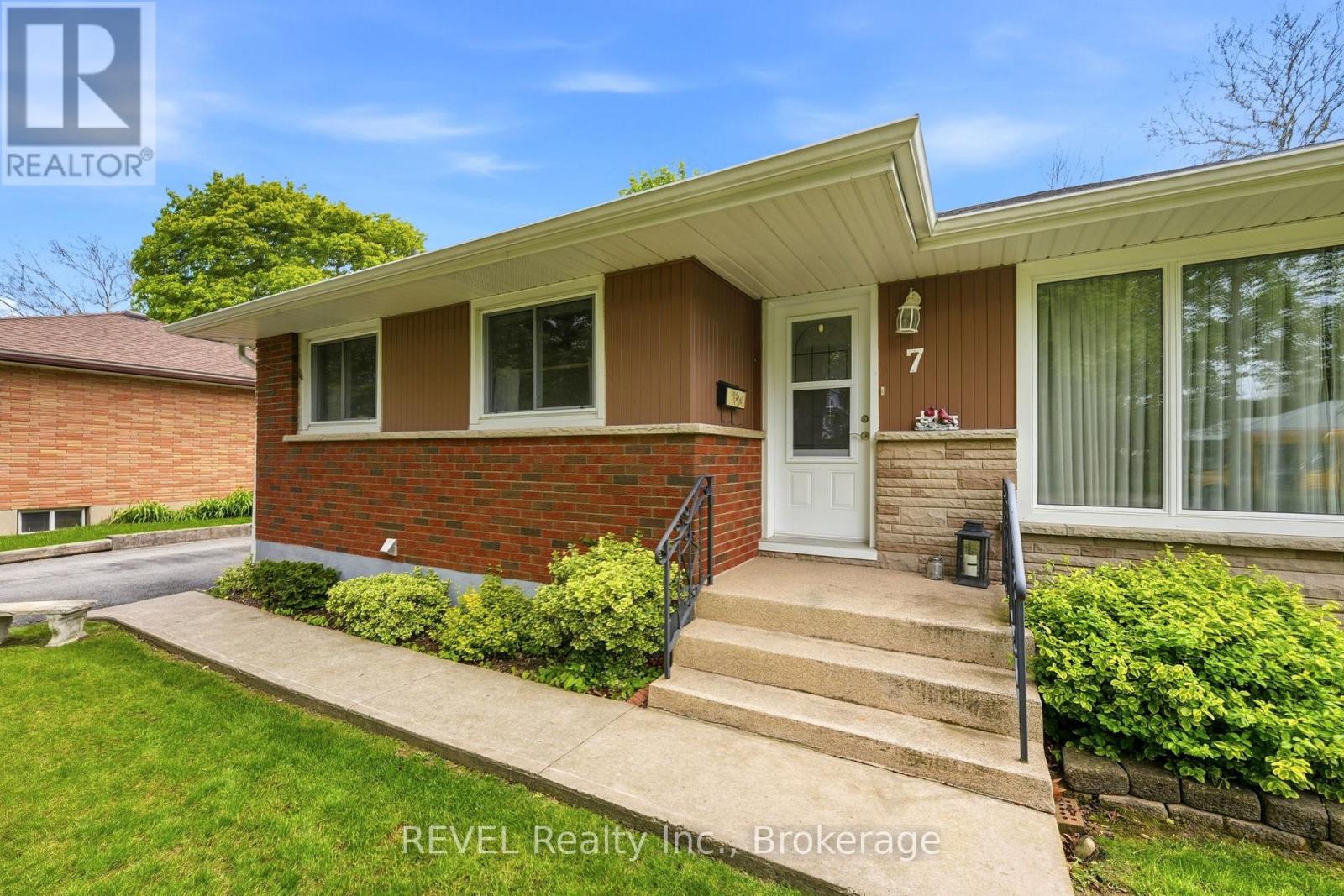 7 Brucedale Avenue, St. Catharines, Ontario  L2M 2Z4 - Photo 7 - X13164394