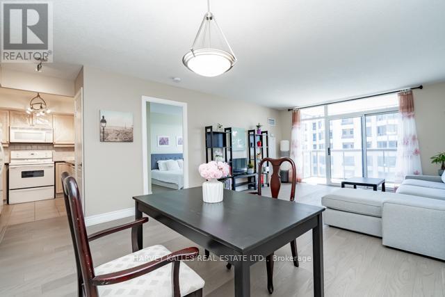 1209 - 880 Grandview Way, Toronto, Ontario  M2N 7B2 - Photo 6 - C13164238