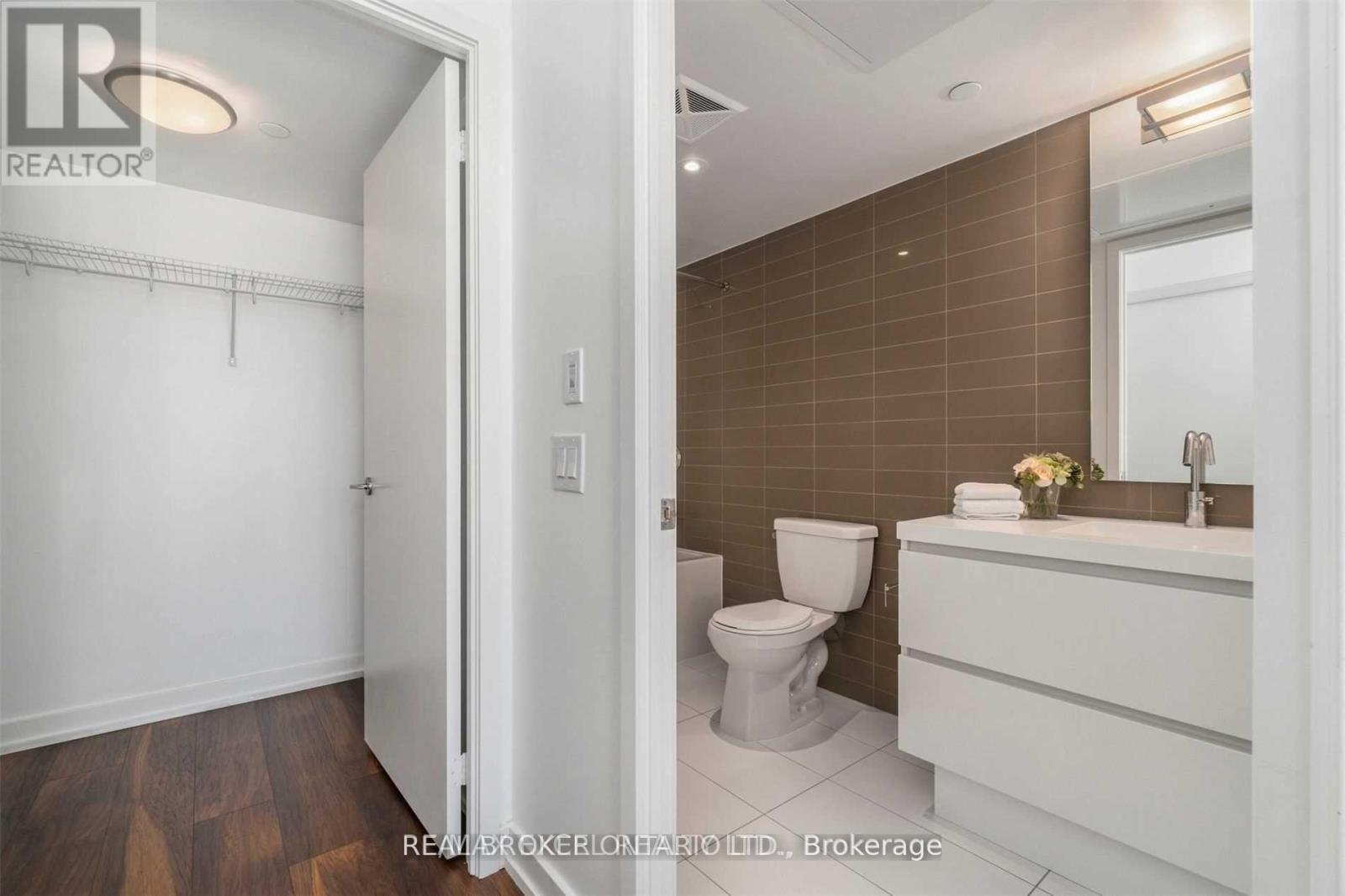 2101 - 75 Queens Wharf Road, Toronto, Ontario  M5V 0J8 - Photo 12 - C13164282