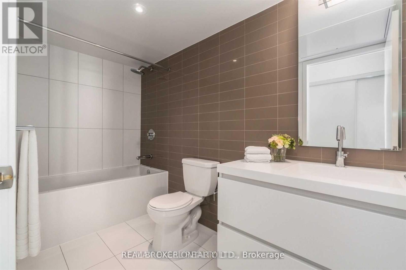 2101 - 75 Queens Wharf Road, Toronto, Ontario  M5V 0J8 - Photo 13 - C13164282