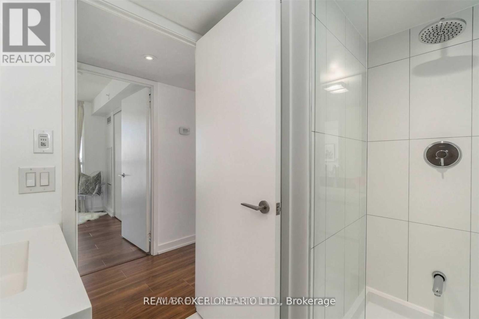 2101 - 75 Queens Wharf Road, Toronto, Ontario  M5V 0J8 - Photo 17 - C13164282