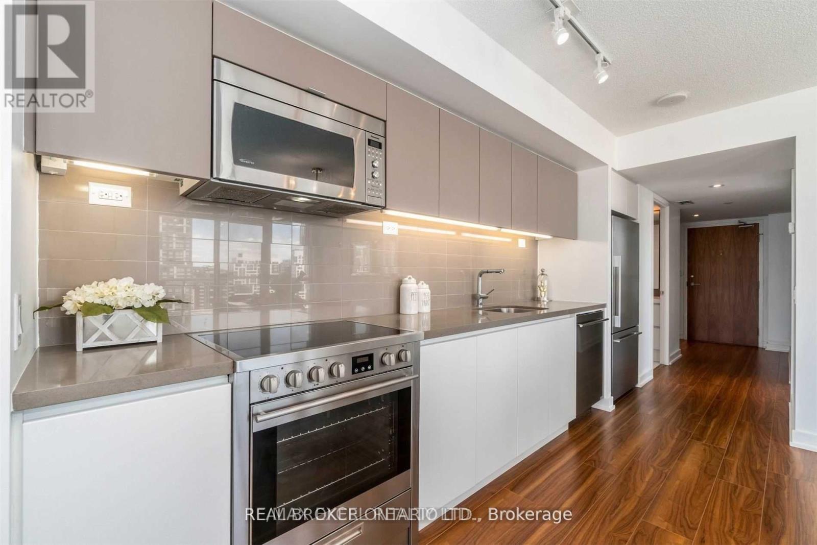 2101 - 75 Queens Wharf Road, Toronto, Ontario  M5V 0J8 - Photo 18 - C13164282