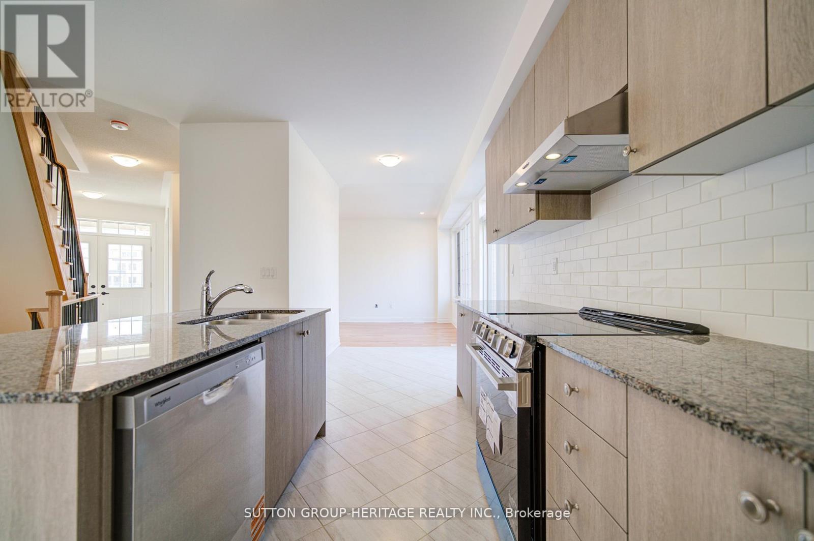 21 Deer Creek Court, Toronto, Ontario  M1C 1N8 - Photo 13 - E13164396