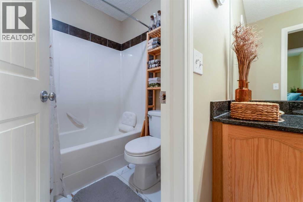 206, 8 Prestwick Pond Terrace SE, Calgary, Alberta  T2Z 4P3 - Photo 15 - A2312184