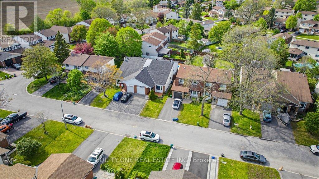 1112 Burgundy Lane, Ottawa, Ontario  K1C 2M8 - Photo 2 - X13164518