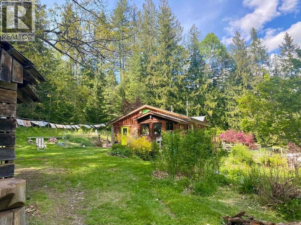 16278 3a Highway, Crawford Bay, British Columbia  V0B 1E0 - Photo 16 - 10388584