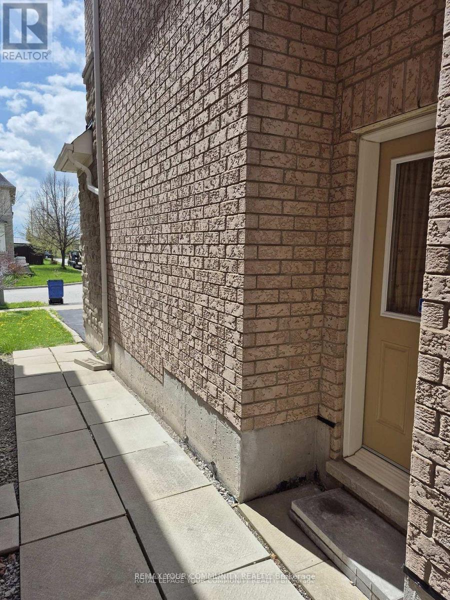 9 Hawkridge Trail, Brampton, Ontario  L6P 2T5 - Photo 14 - W13164362