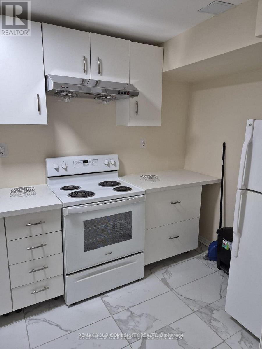 9 Hawkridge Trail, Brampton, Ontario  L6P 2T5 - Photo 3 - W13164362