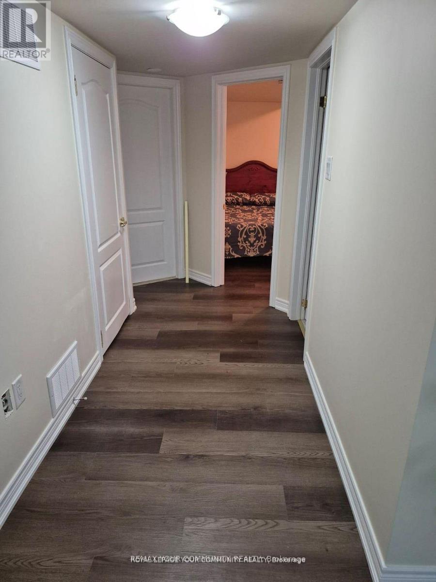9 Hawkridge Trail, Brampton, Ontario  L6P 2T5 - Photo 7 - W13164362