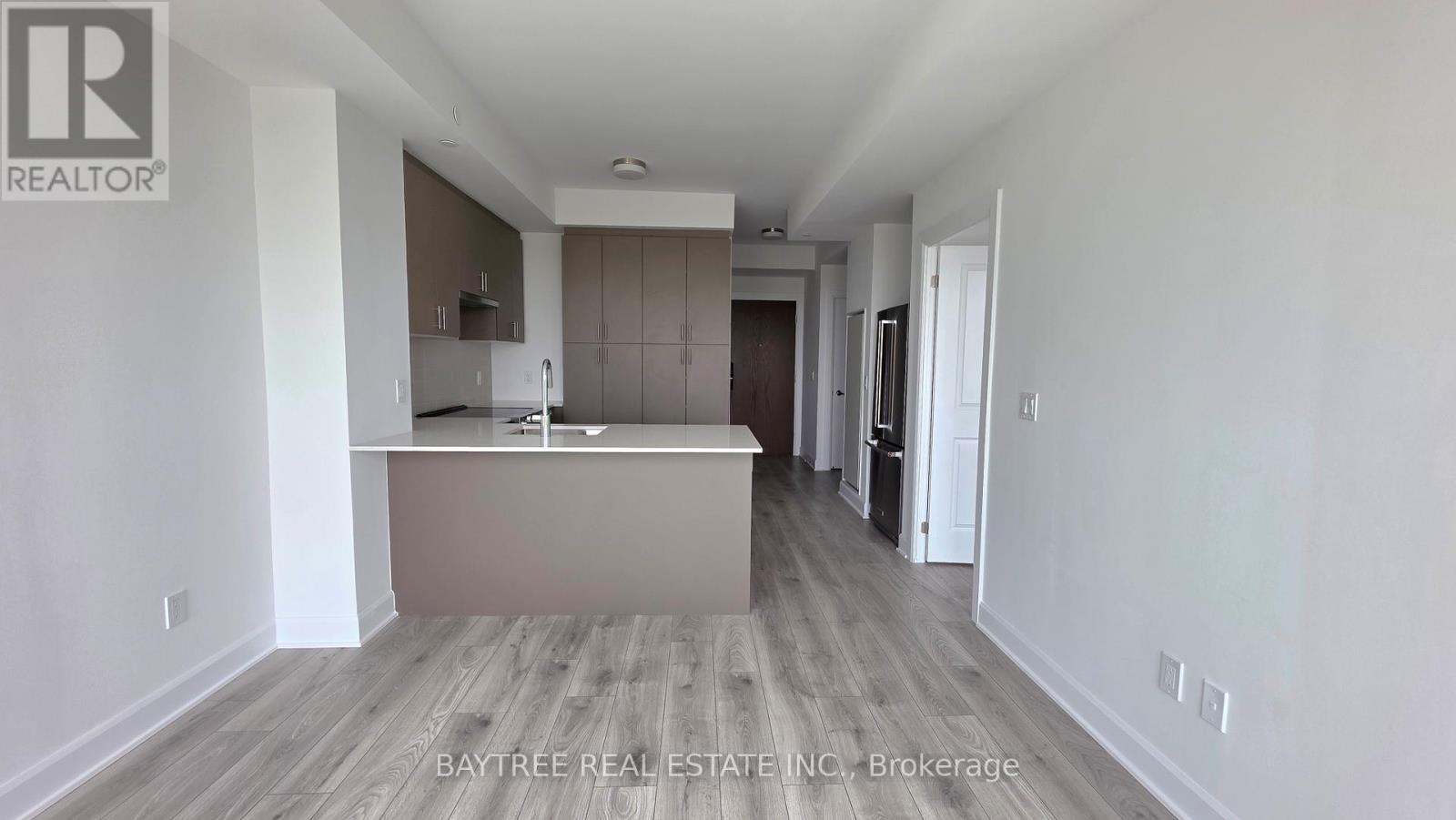 611 - 3240 William Coltson Avenue, Oakville, Ontario  L6H 8C8 - Photo 3 - W13164432