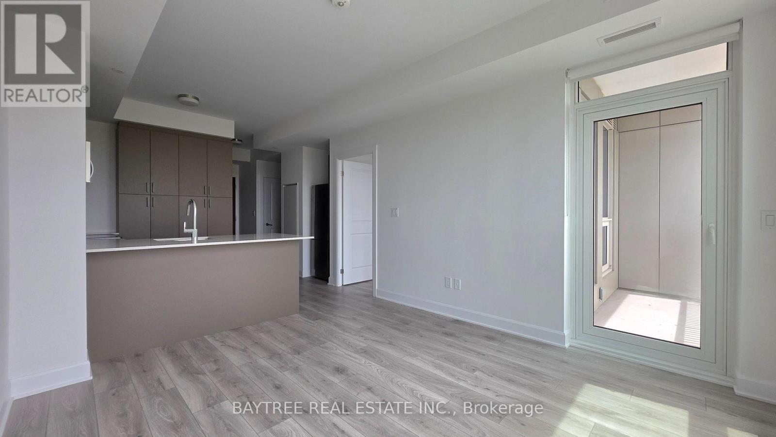 611 - 3240 William Coltson Avenue, Oakville, Ontario  L6H 8C8 - Photo 4 - W13164432